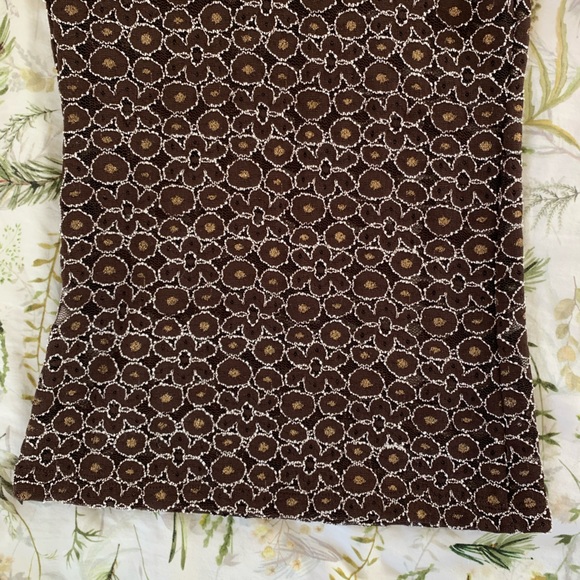 Brown Flower Mesh Scoop Neck Fitted Top - Picture 6 of 7